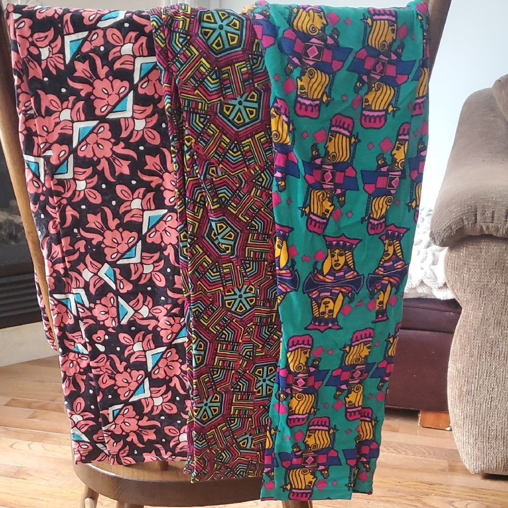 LulaRoe Tall & Curvy Colorful Patterned Leggings Set Of 3